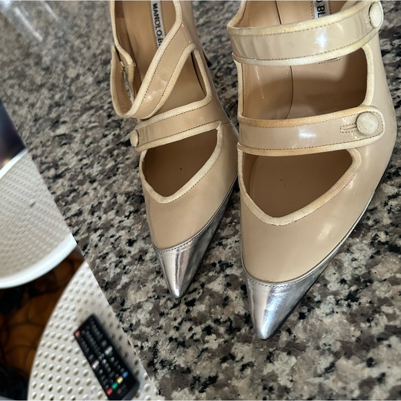 Manolo Blahnik Patent Leather Pumps Size 9.5 - Picture 12 of 13